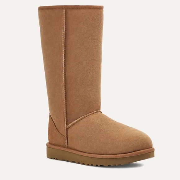 UGG Shoes - UGG Classic Tall II Boots Size 7